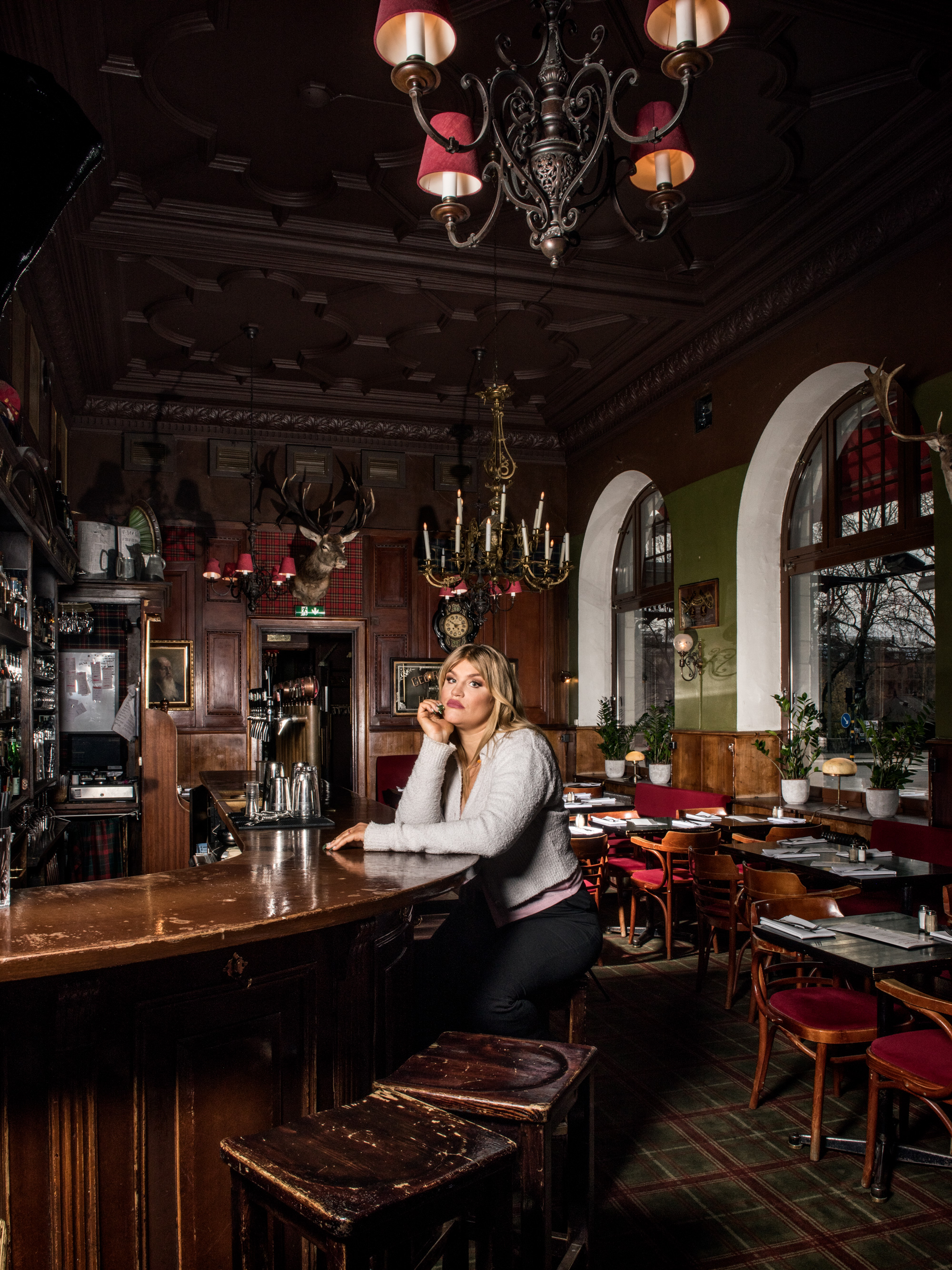 Tone Schunnesson på restaurang Tennstopet.